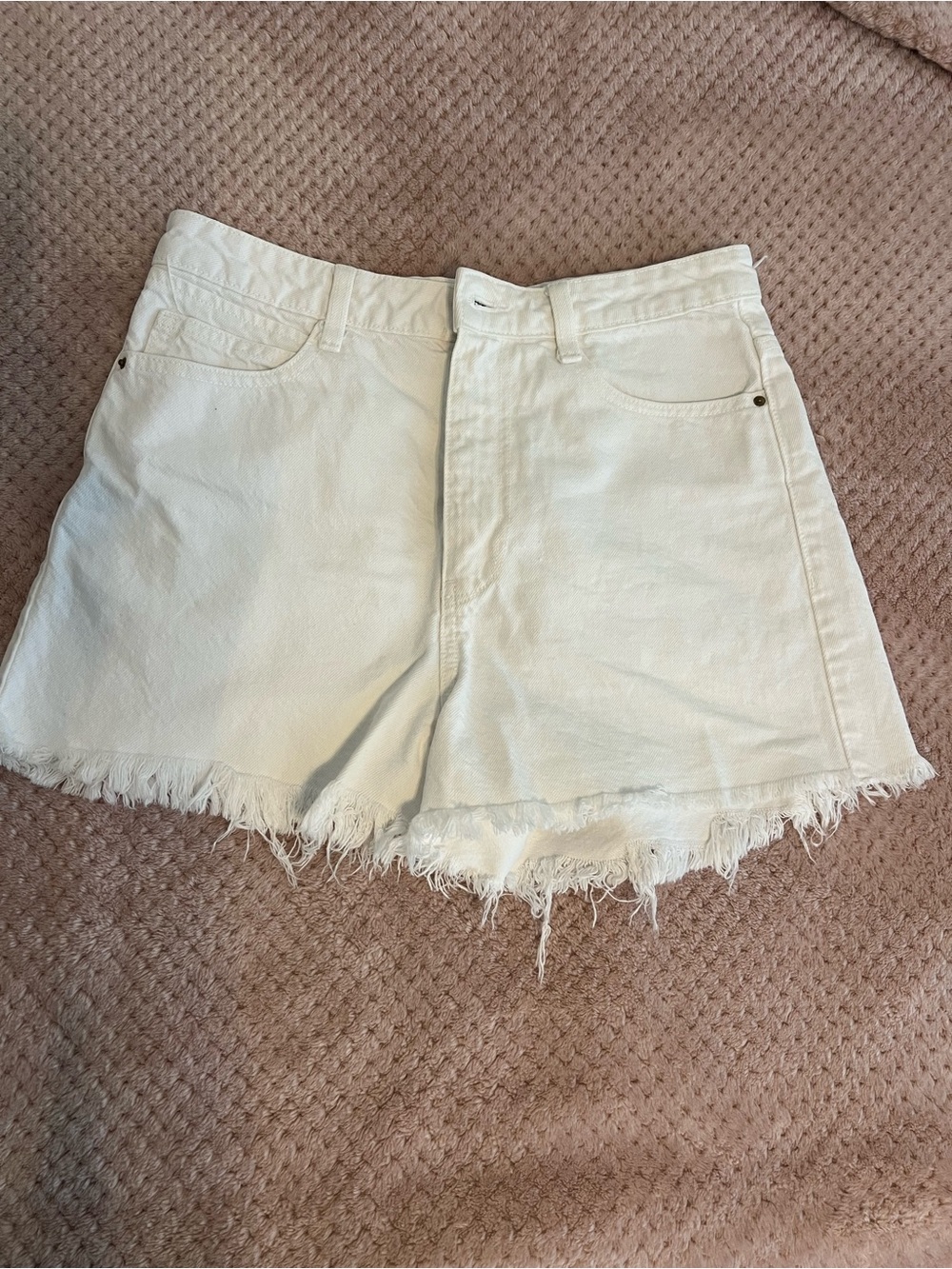 Zara White Frayed Hem Denim Shorts